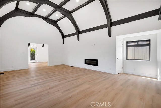 Detail Gallery Image 28 of 72 For 1145 S Longwood, Los Angeles,  CA 90019 - 4 Beds | 3 Baths