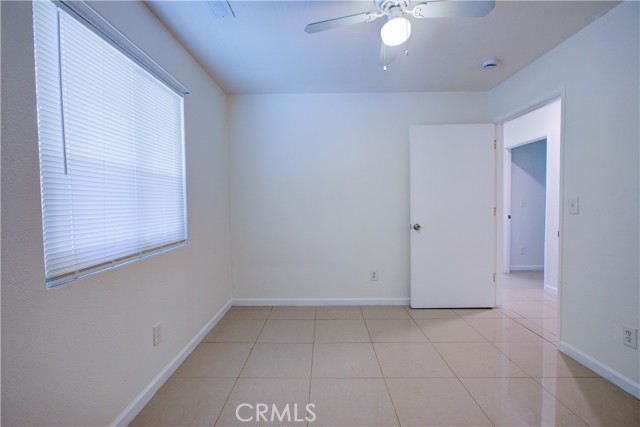 402 La Mesa Street, Merced CA: https://media.crmls.org/medias/4d3ea876-fdac-499f-8b3a-1de8f7bd689e.jpg