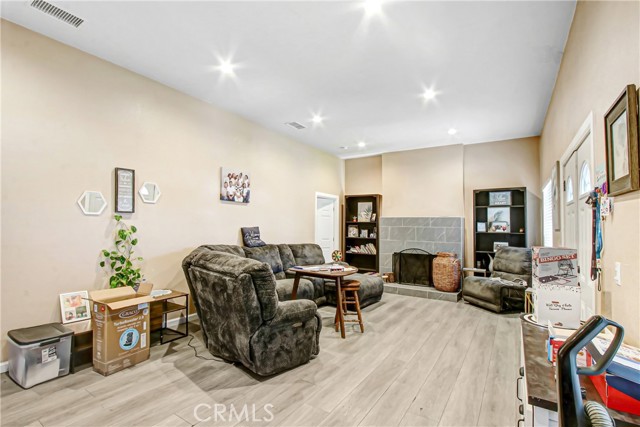 Detail Gallery Image 12 of 26 For 2249 Serrano, San Bernardino,  CA 92405 - 5 Beds | 3 Baths