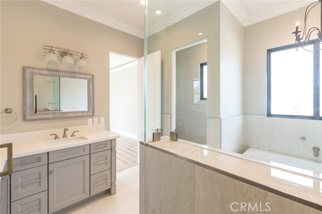 1934 Robinson Street, Redondo Beach, California 90278, 5 Bedrooms Bedrooms, ,2 BathroomsBathrooms,Residential,Sold,Robinson,SB17235587