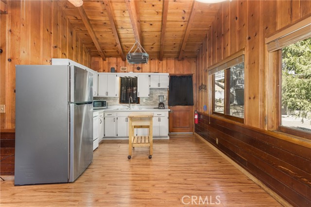 459 Delle, Crestline, CA 92325