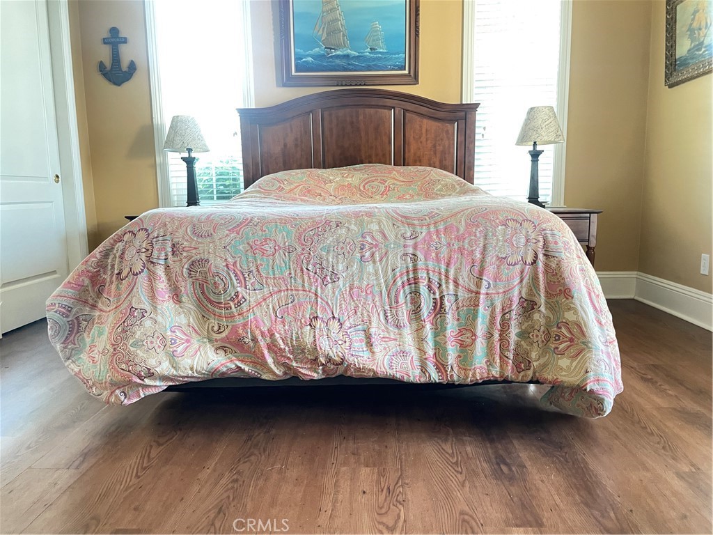 https://media.crmls.org/medias/4d3f20e5-e475-4f5d-b8d9-42711d15d4db.jpg?preset=X-Large