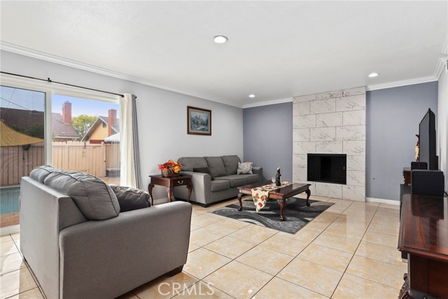 Detail Gallery Image 5 of 25 For 15503 Benfield Ave, Norwalk,  CA 90650 - 4 Beds | 2 Baths