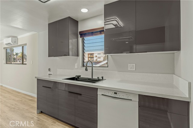 Detail Gallery Image 15 of 38 For 401 W 5th St 3b,  Long Beach,  CA 90802 - 2 Beds | 2 Baths