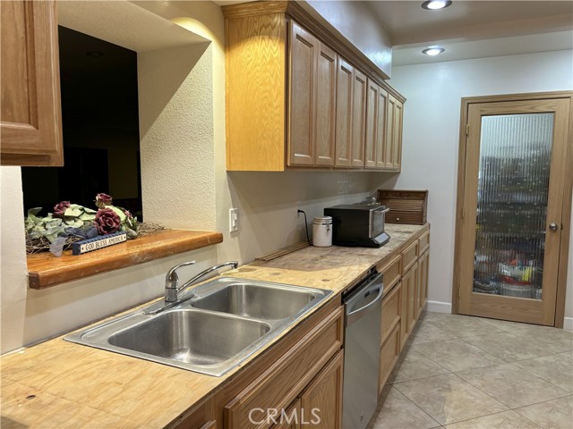 42930 Lake Hughes Road, Lake Hughes CA: https://media.crmls.org/medias/4d3f6d5f-1fa6-4c24-a00a-76a65835dedd.jpg