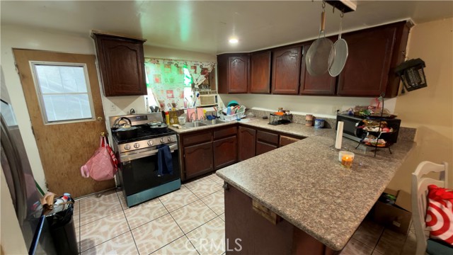 17515 Salais Street photo 9