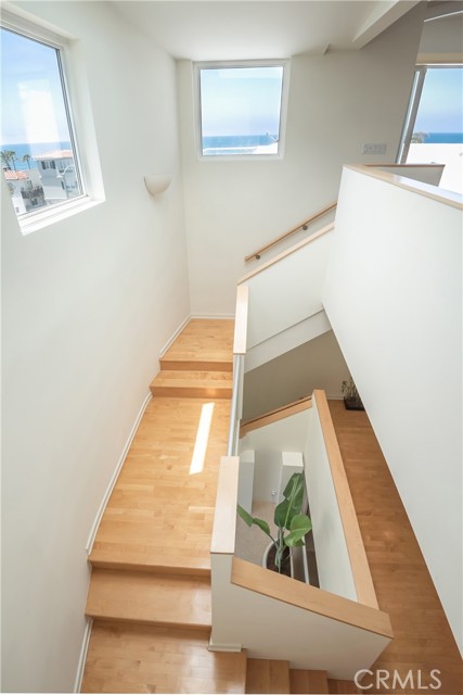 701 Bayview Drive, Manhattan Beach, California 90266, 3 Bedrooms Bedrooms, ,3 BathroomsBathrooms,Residential,Sold,Bayview,SB22103178