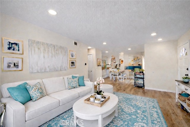 Detail Gallery Image 17 of 24 For 22 Exeter, Irvine,  CA 92612 - 1 Beds | 1 Baths