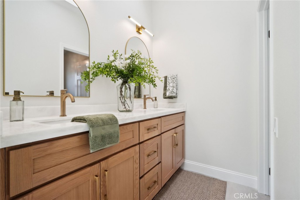 MLS #OC25272955 image #44