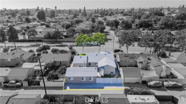 Detail Gallery Image 6 of 75 For 12748 Paramount Bld, Downey,  CA 90242 - 6 Beds | 3 Baths