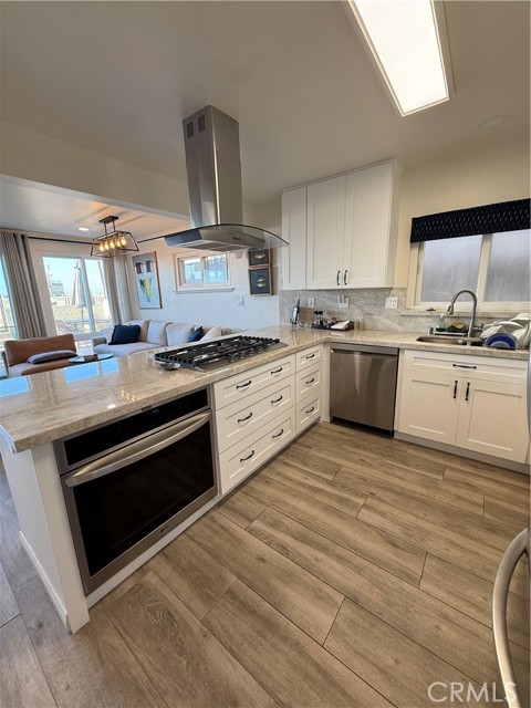 Detail Gallery Image 6 of 22 For 6947 Trolleyway, Playa Del Rey,  CA 90293 - 3 Beds | 2 Baths