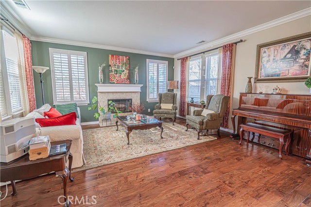 Detail Gallery Image 9 of 65 For 17023 Strawberry Pine Ct, Canyon Country,  CA 91387 - 4 Beds | 4 Baths