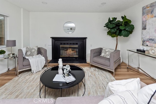 Detail Gallery Image 5 of 24 For 12235 Clover #169,  Pacoima,  CA 91331 - 3 Beds | 2/1 Baths