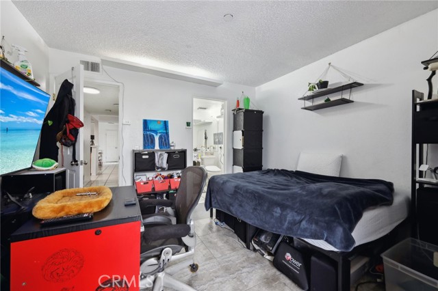 Detail Gallery Image 14 of 27 For 300 E Chestnut Ave #303,  Santa Ana,  CA 92701 - 2 Beds | 2 Baths