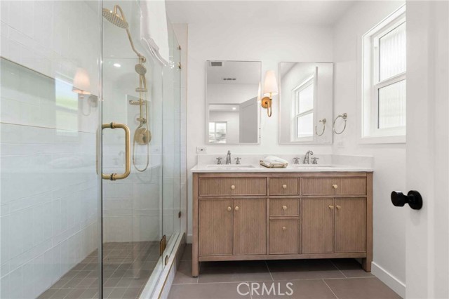 3170 Corinth Avenue, Los Angeles CA: https://media.crmls.org/medias/4d4365a2-d633-41ca-a412-d9f62378fb61.jpg