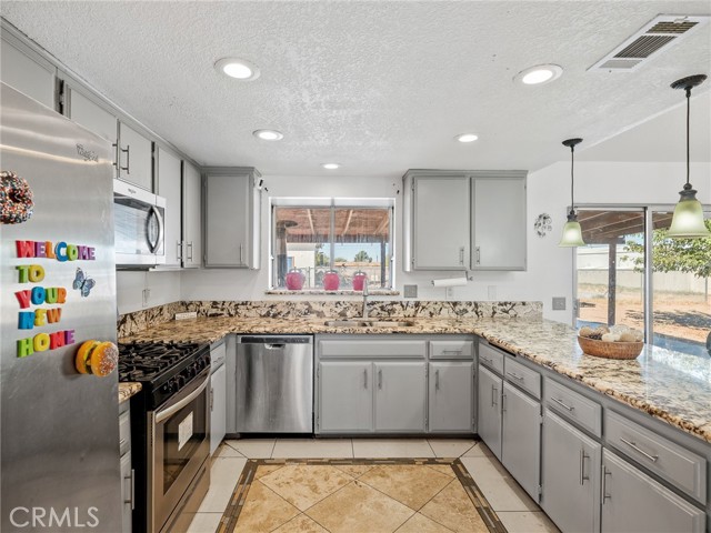 Detail Gallery Image 23 of 55 For 14798 Dos Palmas, Victorville,  CA 92392 - 4 Beds | 2 Baths