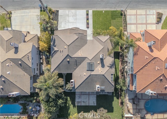 Detail Gallery Image 12 of 13 For 6581 Silverspur Ln, Huntington Beach,  CA 92648 - 5 Beds | 3/1 Baths