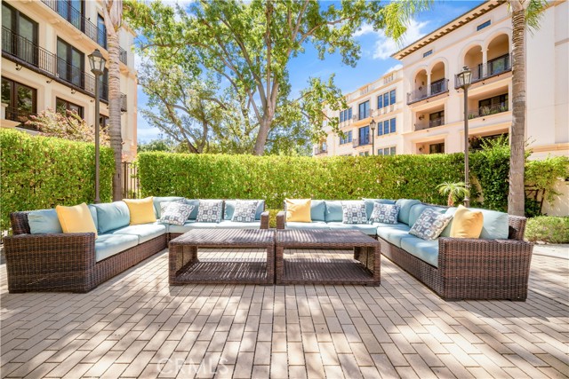 Detail Gallery Image 31 of 35 For 23500 Park Sorrento #D21,  Calabasas,  CA 91302 - 2 Beds | 3 Baths