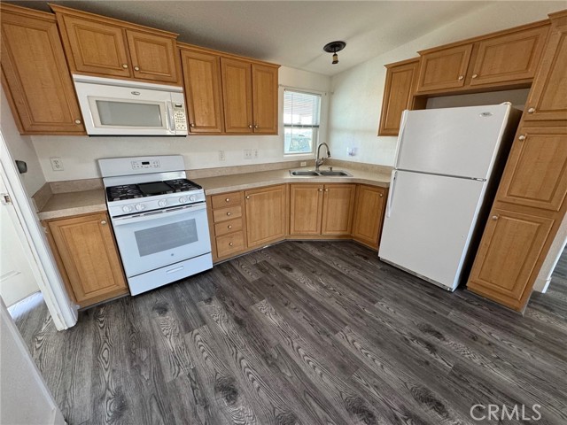 Detail Gallery Image 5 of 74 For 11388 Coyote Dr, Apple Valley,  CA 92308 - 3 Beds | 2 Baths