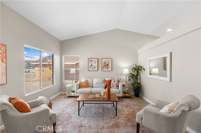 1472 Bedford Avenue, Rosamond CA: https://media.crmls.org/medias/4d4702c2-9365-4d92-bff1-091196df9c45.jpg