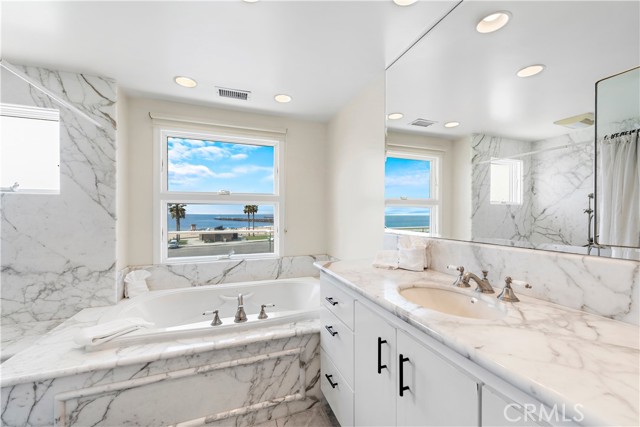 Detail Gallery Image 11 of 30 For 3036 Breakers Dr, Corona Del Mar,  CA 92625 - 3 Beds | 2 Baths