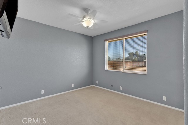 21350 Ramona Avenue, Apple Valley CA: https://media.crmls.org/medias/4d478fa0-ff84-48db-ad3b-92fa9bfd0d80.jpg