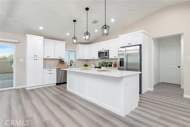 Detail Gallery Image 11 of 23 For 8937 Oleander Ave, California City,  CA 93505 - 3 Beds | 2 Baths