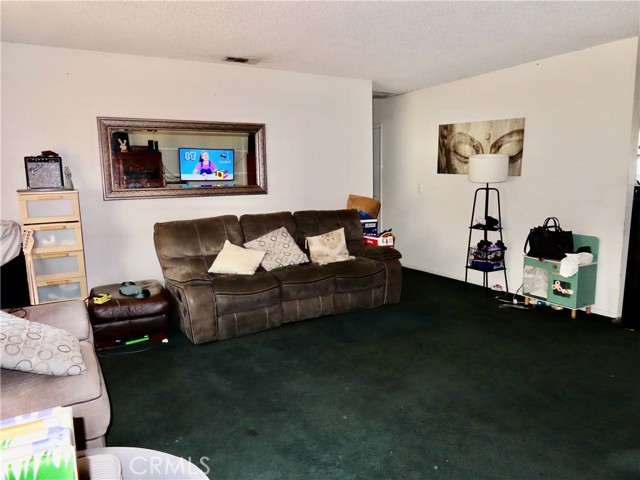 Detail Gallery Image 3 of 13 For 6149 La Sierra Ave, Riverside,  CA 92505 - 3 Beds | 2 Baths