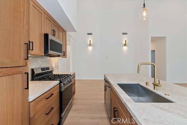 Detail Gallery Image 15 of 50 For 304 San Anselmo, Big Bear City,  CA 92314 - 3 Beds | 3/1 Baths