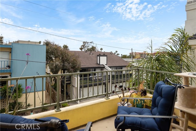 141 Lyndon Street, Hermosa Beach, California 90254, 3 Bedrooms Bedrooms, ,2 BathroomsBathrooms,Residential,Sold,Lyndon Street,SB22128851