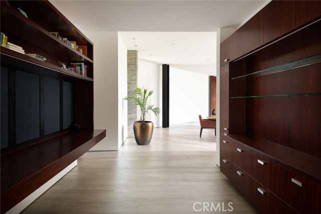 Drew Fenton | 314 N Barrington Avenue Los Angeles CA | MLS: 7143725