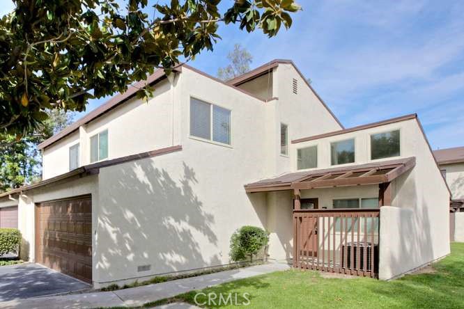 374 N Via Marsala