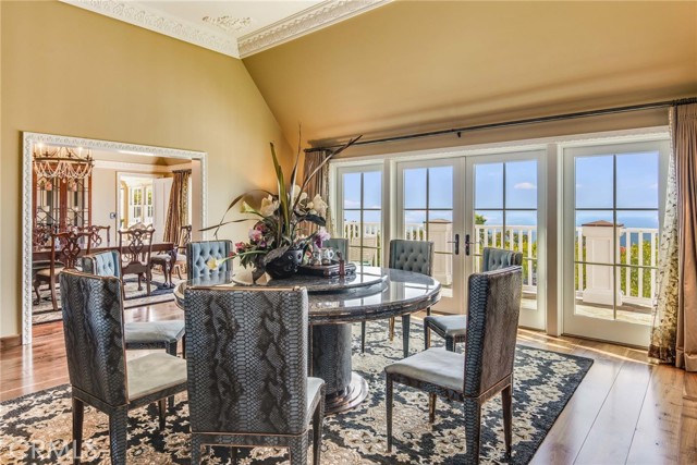 Detail Gallery Image 26 of 54 For 1409 via Arco, Palos Verdes Estates,  CA 90274 - 7 Beds | 5/2 Baths