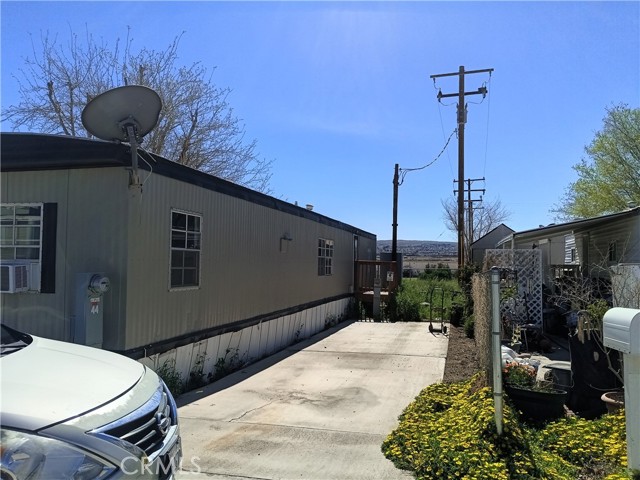 Detail Gallery Image 3 of 3 For 2100 Soapmine Rd #44,  Barstow,  CA 92311 - 2 Beds | 1/1 Baths