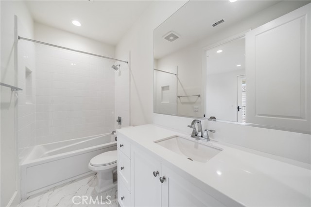 Detail Gallery Image 34 of 40 For 214 Parkwood, Irvine,  CA 92620 - 5 Beds | 5/1 Baths