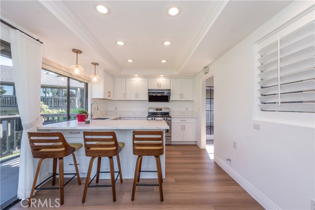 Detail Gallery Image 7 of 36 For 2 Flores, Irvine,  CA 92612 - 3 Beds | 2/1 Baths