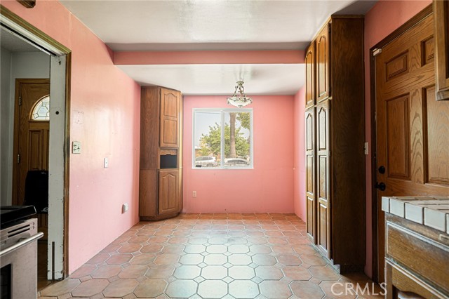 3061 W Oregon Street, Rialto CA: https://media.crmls.org/medias/4d4e2931-9ba2-4d1c-af3e-bf5698e58cd8.jpg