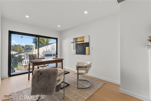 Detail Gallery Image 15 of 23 For 1724 S Fairfax, Los Angeles,  CA 90019 - 3 Beds | 2 Baths