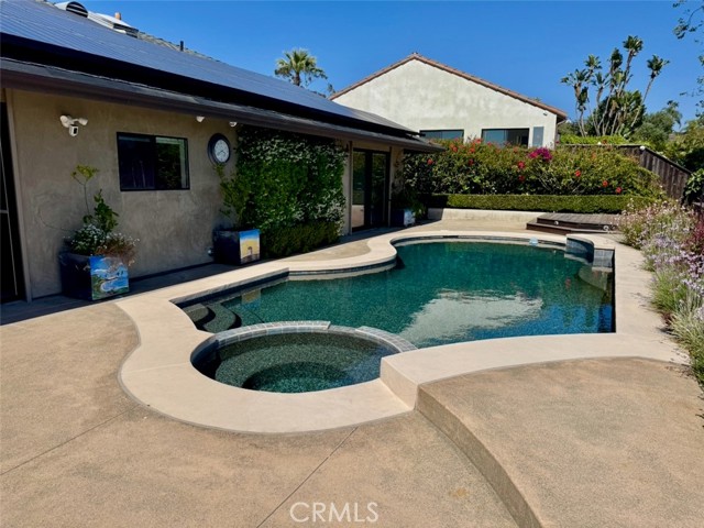 2745 Temple Hills Drive, Laguna Beach CA: https://media.crmls.org/medias/4d4eb465-d388-4cf6-b951-75fcc8b81a32.jpg