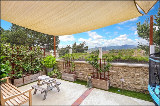Detail Gallery Image 3 of 30 For 91 Gauguin Cir, Aliso Viejo,  CA 92656 - 3 Beds | 2/1 Baths