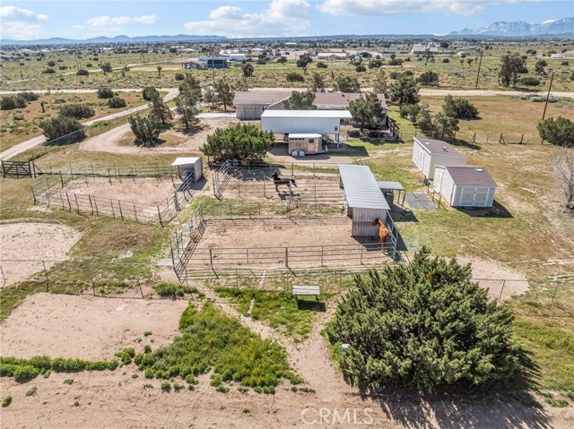 Detail Gallery Image 4 of 50 For 8840 Smoke Tree Rd, Phelan,  CA 92371 - 4 Beds | 3 Baths