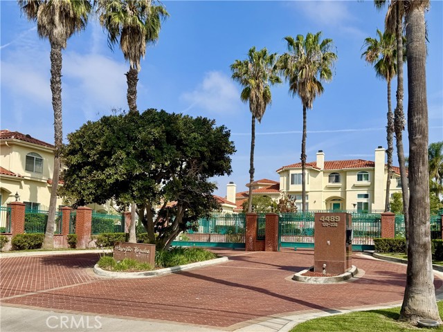 Detail Gallery Image 2 of 53 For 4489 Spencer #112,  Torrance,  CA 90503 - 4 Beds | 3 Baths