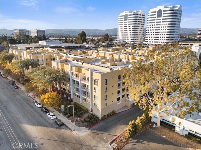 Detail Gallery Image 32 of 34 For 21301 Erwin #206,  Woodland Hills,  CA 91367 - 2 Beds | 2 Baths