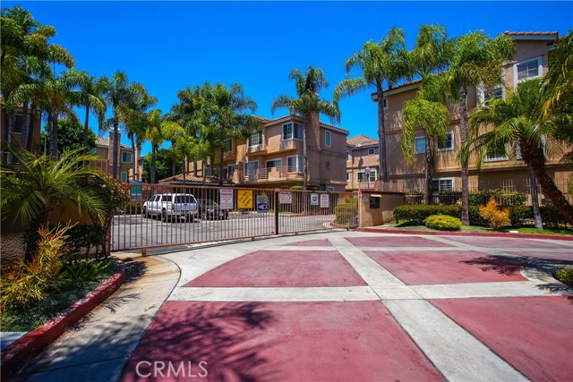 13983 Lemoli Avenue, Hawthorne CA: https://media.crmls.org/medias/4d504974-0b2a-49ce-b854-30ab3fbb0868.jpg