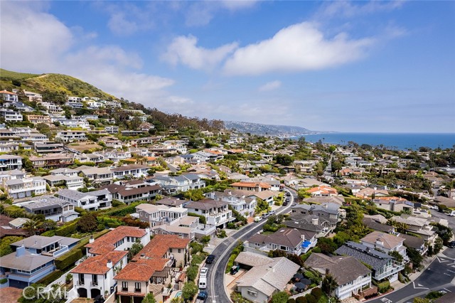 Detail Gallery Image 22 of 43 For 322 Emerald Bay, Laguna Beach,  CA 92651 - 6 Beds | 6/1 Baths
