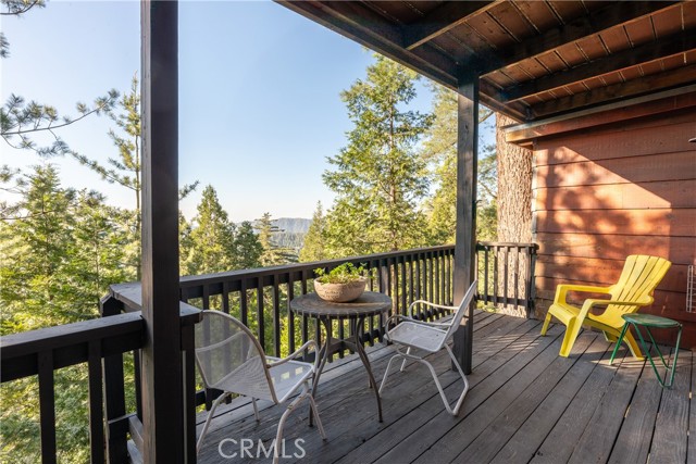 24032 Skyland Drive, Crestline CA: https://media.crmls.org/medias/4d5338d9-be08-4bda-ad41-ac34f2de8179.jpg