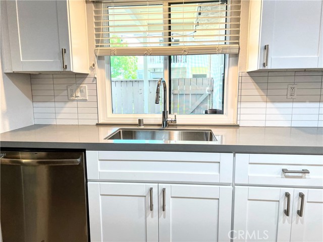 7978 Camino Tranquilo, San Diego, California 92122, 3 Bedrooms Bedrooms, ,3 BathroomsBathrooms,Residential rental,For Sale,Camino Tranquilo,OC24132988