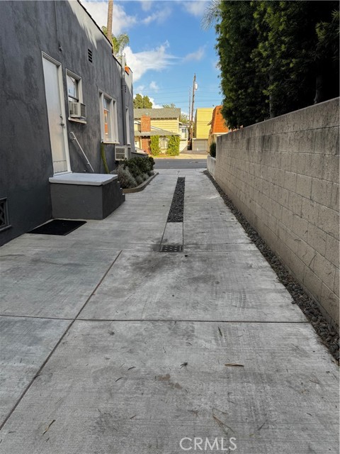 Detail Gallery Image 20 of 24 For 341 Redondo, Long Beach,  CA 90814 - – Beds | – Baths