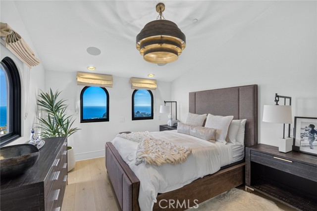 922 EMERALD BAY, Laguna Beach CA: https://media.crmls.org/medias/4d554f63-4cf3-4abb-9b74-6aeccb2da83f.jpg