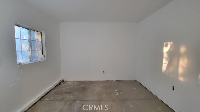 10221 Lawson Avenue, Adelanto CA: https://media.crmls.org/medias/4d561148-e220-49f9-9e65-cb1c97089394.jpg